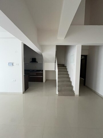 Room in 2.5 BHK Apartment at Gera World of Joy, Kharadi – for Rent
