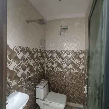 Bathroom in 2.5 BHK Builder Floor at Govindpuri – for Rent