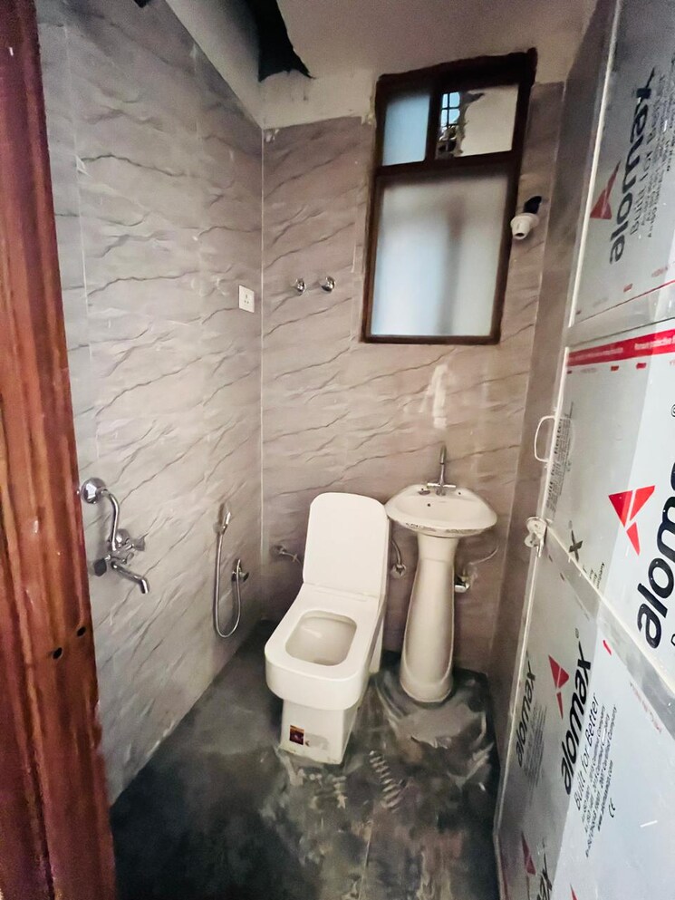 Bathroom, saket 1 RK 350 Sq.Ft. Builder Floor In Saket Delhi 9120585