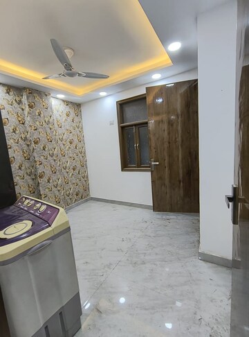 Bedroom in 2 BHK Builder Floor at Govindpuri – for Rent