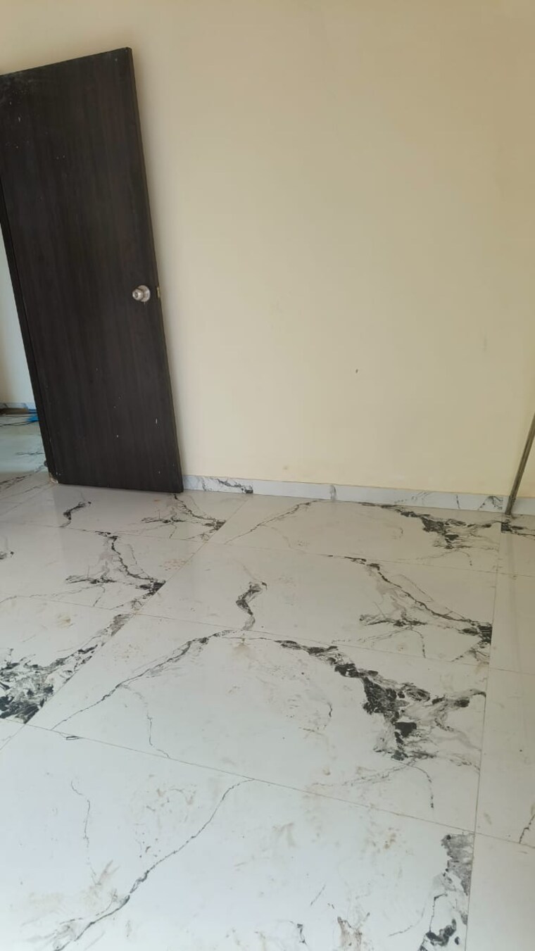 Room, santacruz east 1 Bedroom 375 Sq.Ft. Apartment In Santacruz East Mumbai 9120641