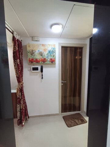 Room in 3 BHK Apartment at Rustomjee OZone, Goregaon West – for Rent