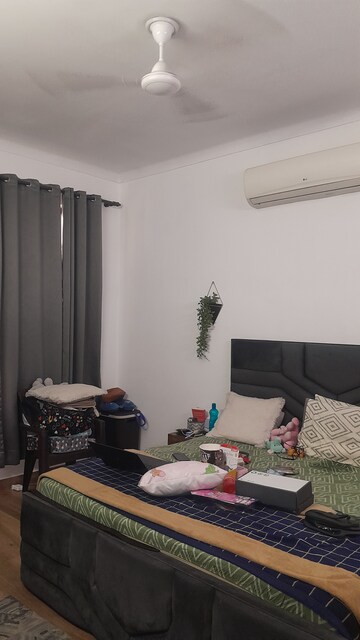 Parking in 3 BHK Builder Floor at Eros Rosewood City, Sector 49 – for Rent