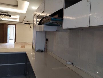 Team Area in 4 BHK Builder Floor at Sector 4 – for Sale