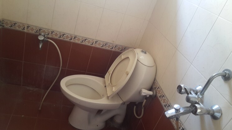 Bathroom, rt nagar 3 Bedroom 1100 Sq.Ft. Independent House In Rt Nagar Bangalore 9120644