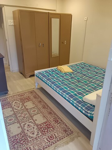 Bedroom in 1 BHK Apartment at Bandra West – for Rent