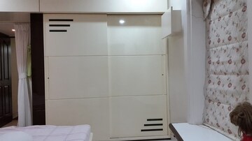 Bedroom in 1 BHK Apartment at Bandra West – for Rent