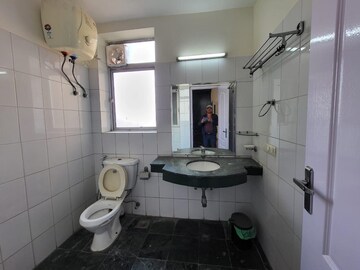 Bathroom in 3 BHK Apartment at Central Park II-Bellevue, Sector 48 – for Rent