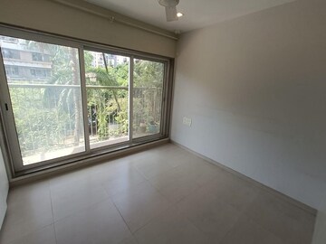 Room in 2 BHK Apartment at Bandra West – for Rent