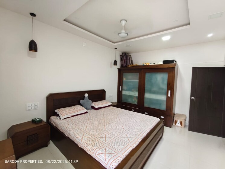 Bedroom, subhanpura 4 Bedroom 1400 Sq.Ft. Apartment In Subhanpura Vadodara 9120771