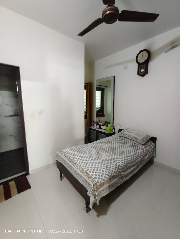 Bedroom, subhanpura 4 Bedroom 1400 Sq.Ft. Apartment In Subhanpura Vadodara 9120771