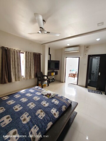 Bedroom in 4 BHK Apartment at Subhanpura – for Sale
