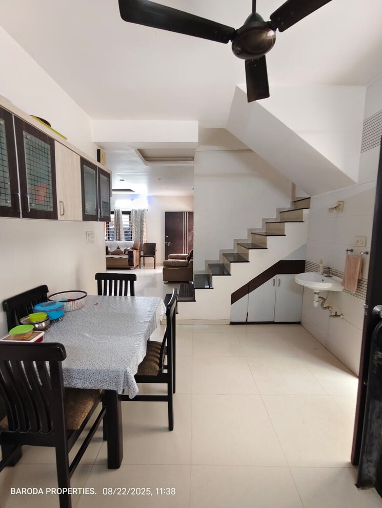 Living Room, subhanpura 4 Bedroom 1400 Sq.Ft. Apartment In Subhanpura Vadodara 9120771