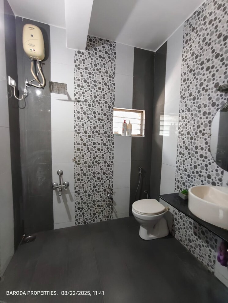 Bathroom, subhanpura 4 Bedroom 1400 Sq.Ft. Apartment In Subhanpura Vadodara 9120771
