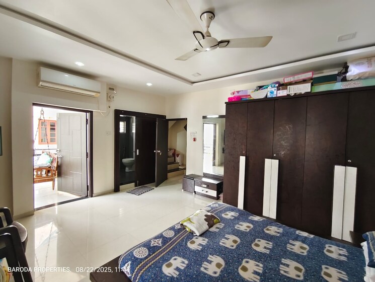 Bedroom, subhanpura 4 Bedroom 1400 Sq.Ft. Apartment In Subhanpura Vadodara 9120771