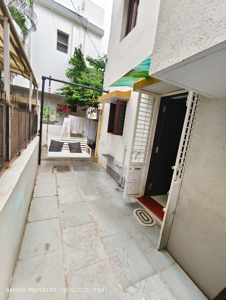 Balcony, subhanpura 4 Bedroom 1400 Sq.Ft. Apartment In Subhanpura Vadodara 9120771