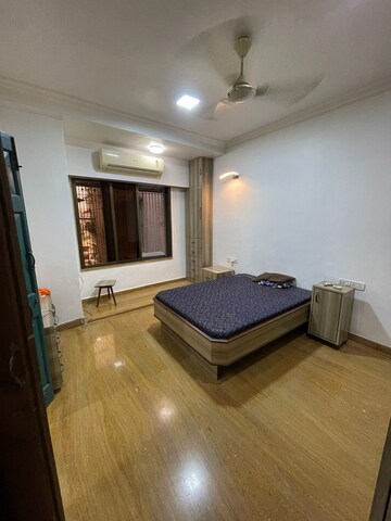 Bedroom in 4 BHK Apartment at Bandra West – for Rent