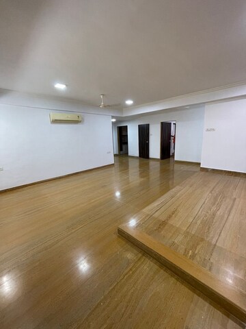 Living Room in 4 BHK Apartment at Bandra West – for Rent