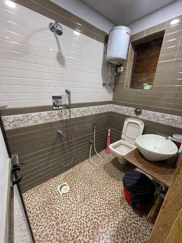 Bathroom in 4 BHK Apartment at Bandra West – for Rent