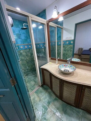 Bathroom in 4 BHK Apartment at Bandra West – for Rent
