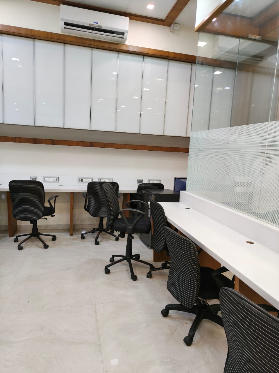 Office Space For Rent in Satra Plaza