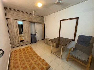 Bedroom in 1 RK Apartment at Bandra West – for Rent