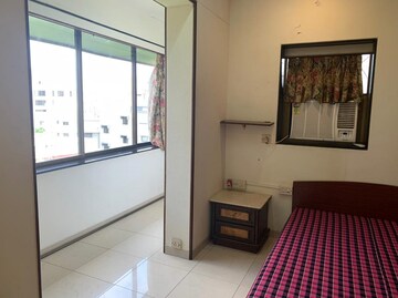 Bedroom in 1 BHK Apartment at Bandra West – for Rent