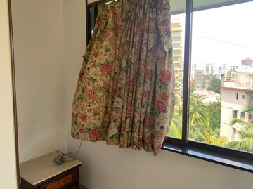 Bedroom in 1 BHK Apartment at Bandra West – for Rent