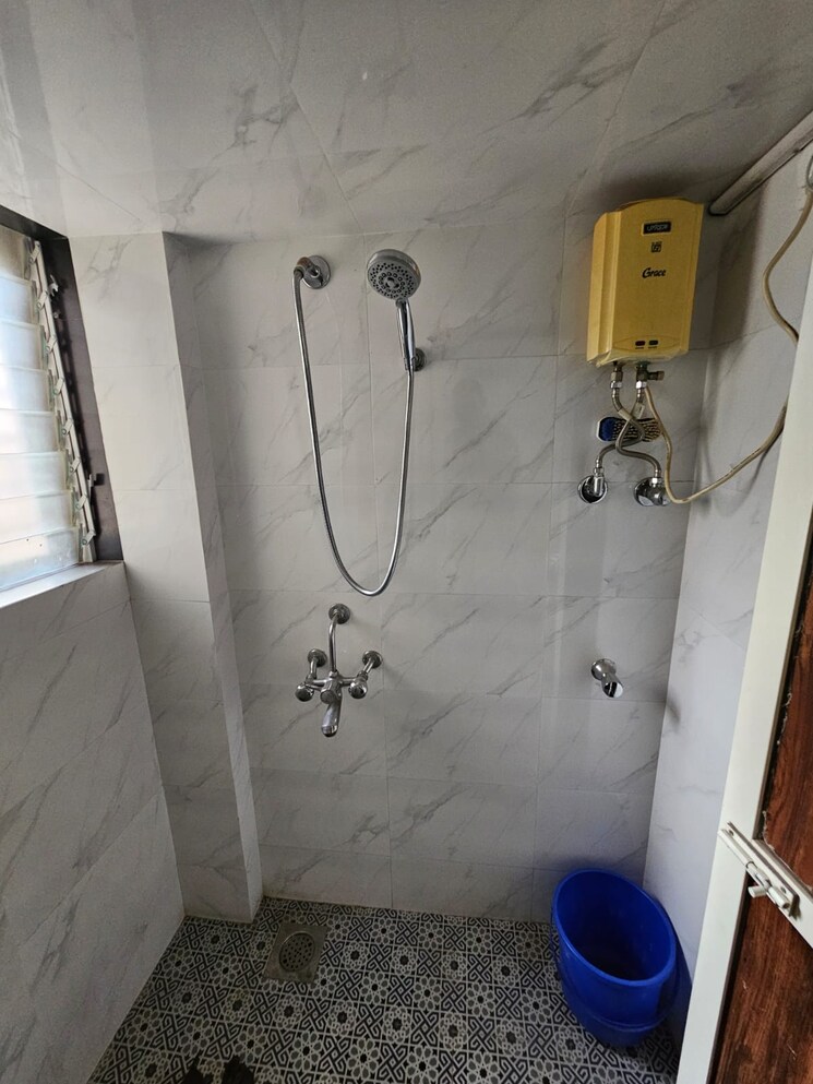 Bathroom, kanchan-pushp-society 2 Bedroom 790 Sq.Ft. Apartment In Ghodbunder Road Thane 9120846