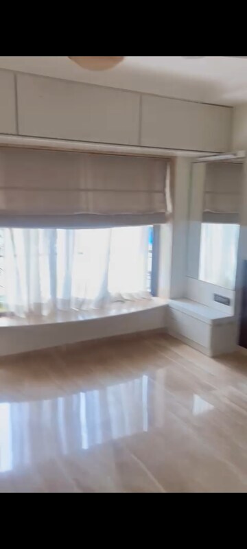 Room in 3 BHK Apartment at Ekta Heights Khar West, Khar West – for Rent