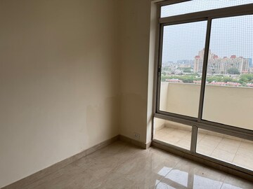 Room in 3.5 BHK Apartment at Unitech Harmony, Sector 50 – for Rent