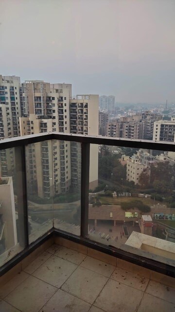 4 BHK Apartment – Exterior View View at Unitech Uniworld Gardens, Sector 47 - for Rent