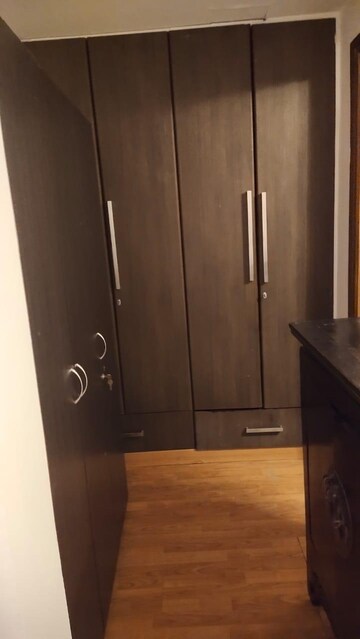  4 BHK Apartment at Unitech Uniworld Gardens, Sector 47 – for Rent
