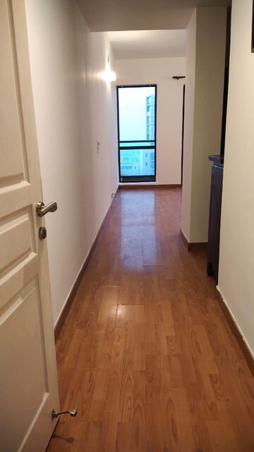  4 BHK Apartment at Unitech Uniworld Gardens, Sector 47 – for Rent