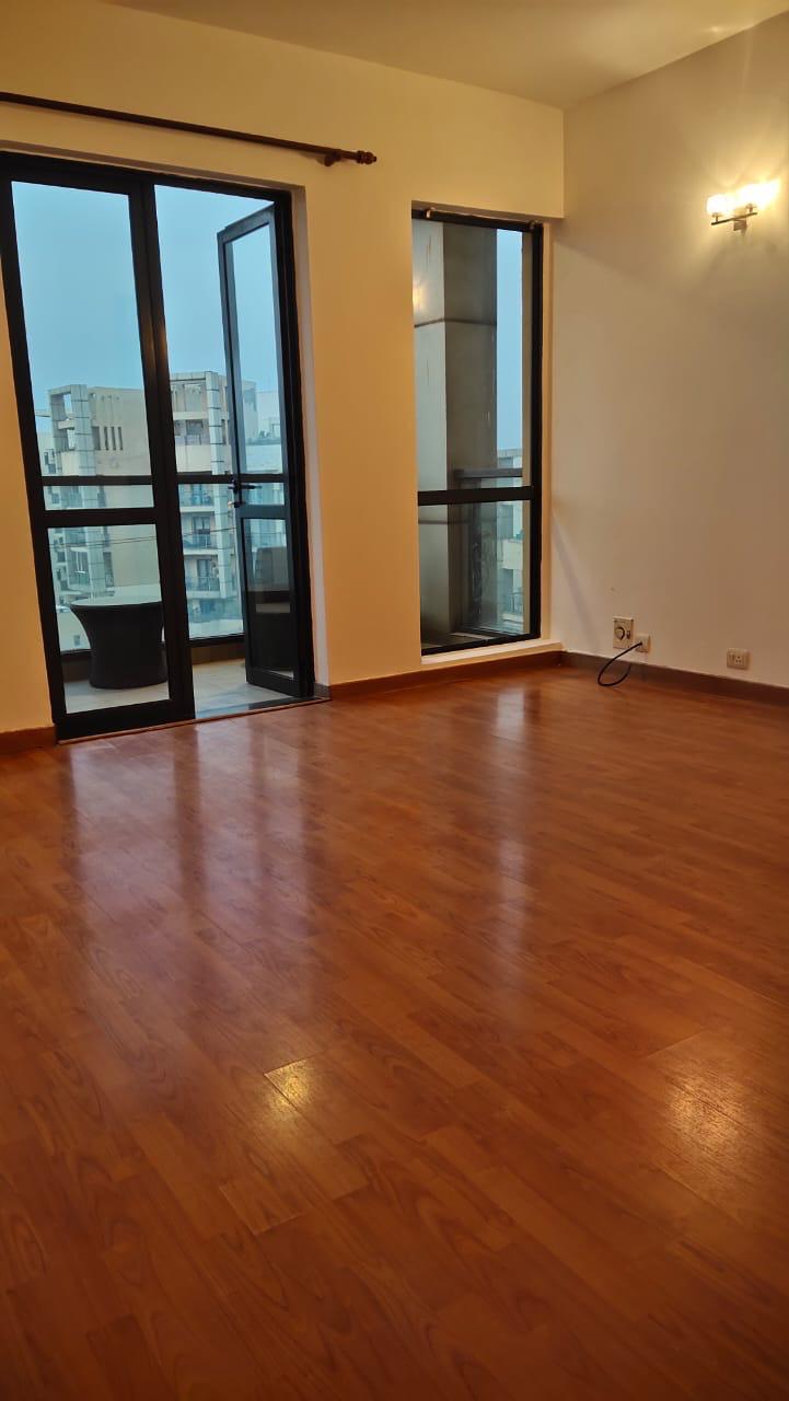 4 BHK + Servant Room 3300 Sq.Ft. Apartment in Unitech Uniworld Gardens