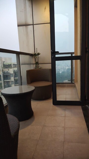 Kitchen in 4 BHK Apartment at Unitech Uniworld Gardens, Sector 47 – for Rent