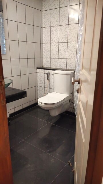 Bathroom in 4 BHK Apartment at Unitech Uniworld Gardens, Sector 47 – for Rent