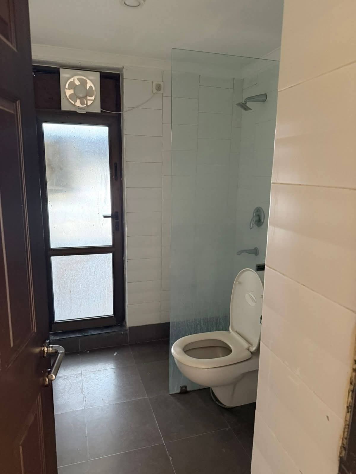 3.5 BHK + Pooja Room Apartment For Rent in Unitech Harmony