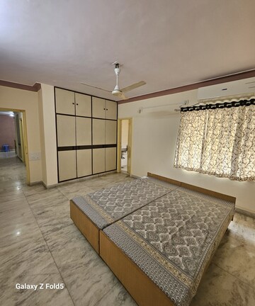 Bedroom in 3 BHK Apartment at Race Course – for Rent