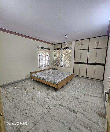 Bedroom in 3 BHK Apartment at Race Course – for Rent