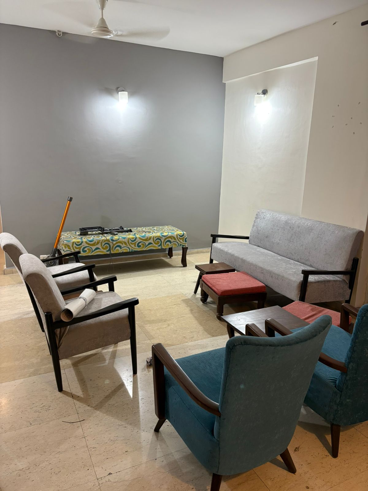 3.5 BHK + Servant Room 2100 Sq.Ft. Apartment in Unitech Escape