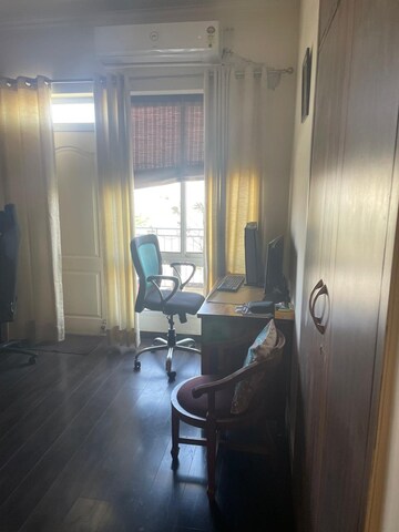 Living Room in 3.5 BHK Apartment at Unitech Escape, Sector 50 – for Rent