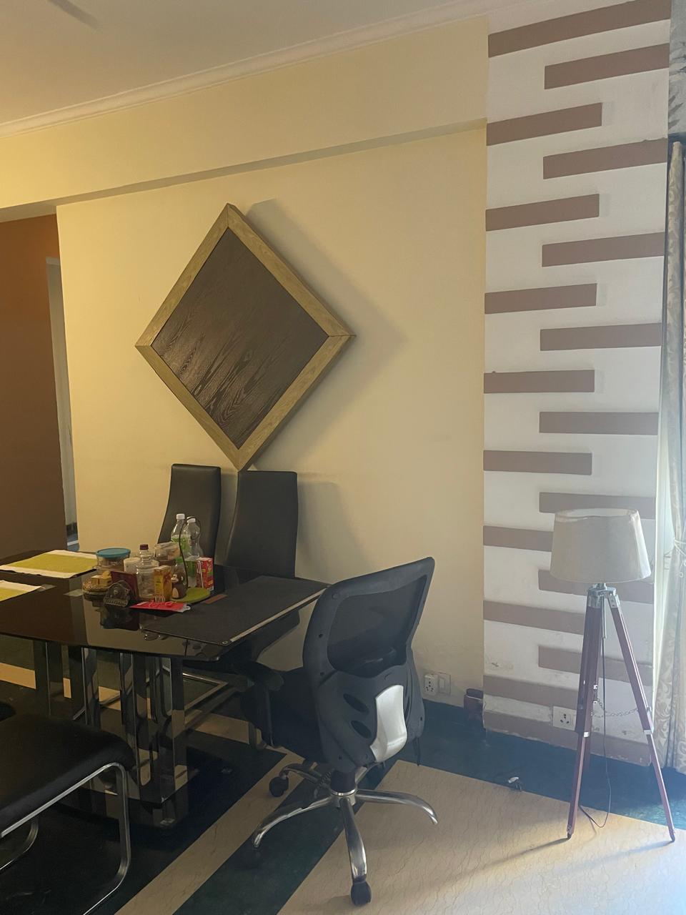 3.5 BHK + Servant Room Apartment For Rent in Unitech Escape