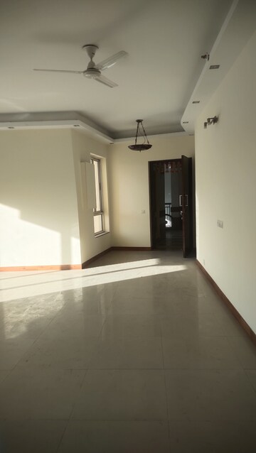 Furnished Amenities in 3 BHK Apartment at Unitech The Close South, Sector 50 – for Rent