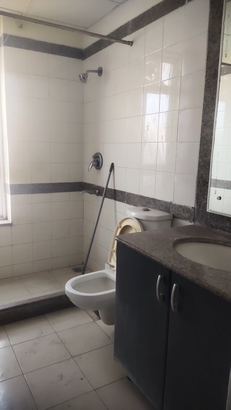 Bathroom, unitech-the-close-south 3 Bedroom 2491 Sq.Ft. Apartment In Sector 50 Gurgaon 9120967