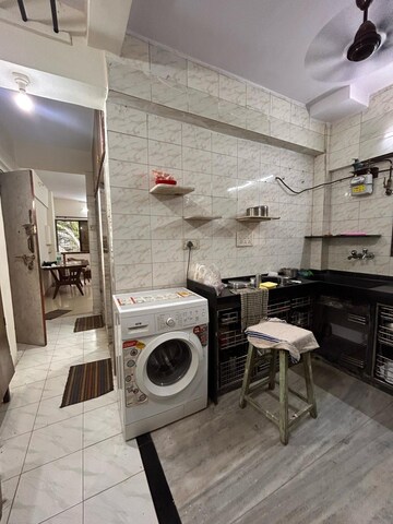 Team Area in 1 BHK Apartment at Andheri East – for Rent