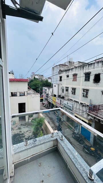 Studio Builder Floor – Exterior View View at Sector 39 - for Rent