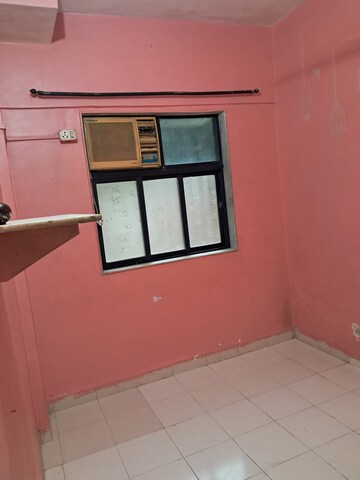 Room in 1 BHK Apartment at Jinal Chs, Kandivali East – for Rent