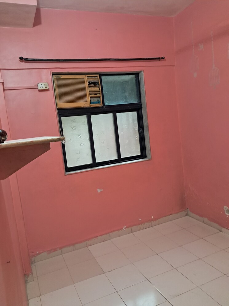 Room, jinal-chs 1 Bedroom 300 Sq.Ft. Apartment In Kandivali East Mumbai 9109998