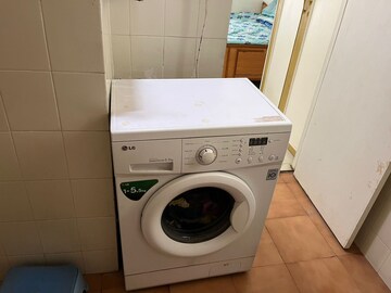 Bathroom in 3 BHK Apartment at Raviraj Tushar Garden, Pimple Saudagar – for Rent